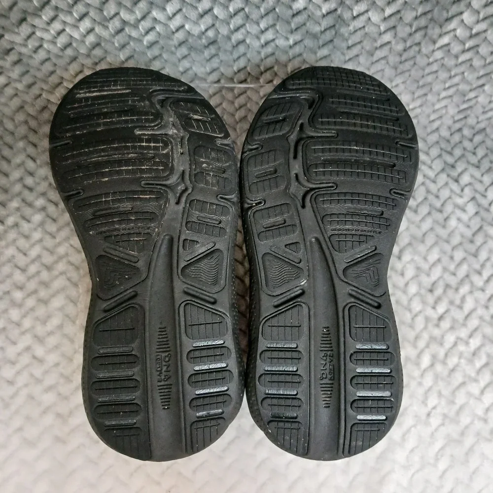 Brooks Ghost Max Black Ebony Women's Walking Running Sneakers Shoes Size 7 2E